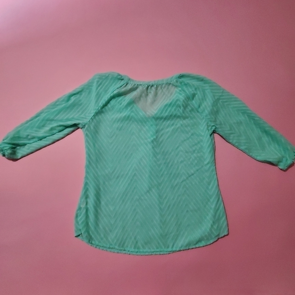 💐 Candies Mint Green Bright Cheery Sheer Chevron Top 💐 - Picture 5 of 6